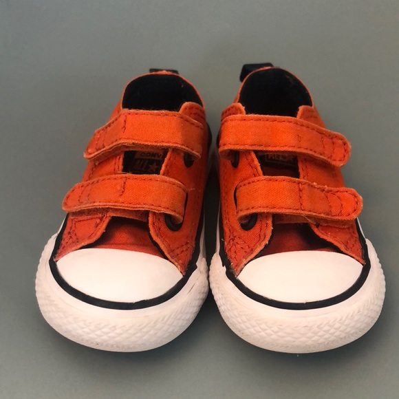 converse orange velcro
